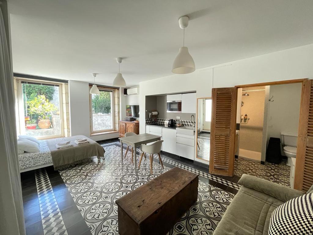 Le Bonheur De La Campagne A La Ville - Grand Studio En Plein Coeur De La Ville Nîmes Kültér fotó